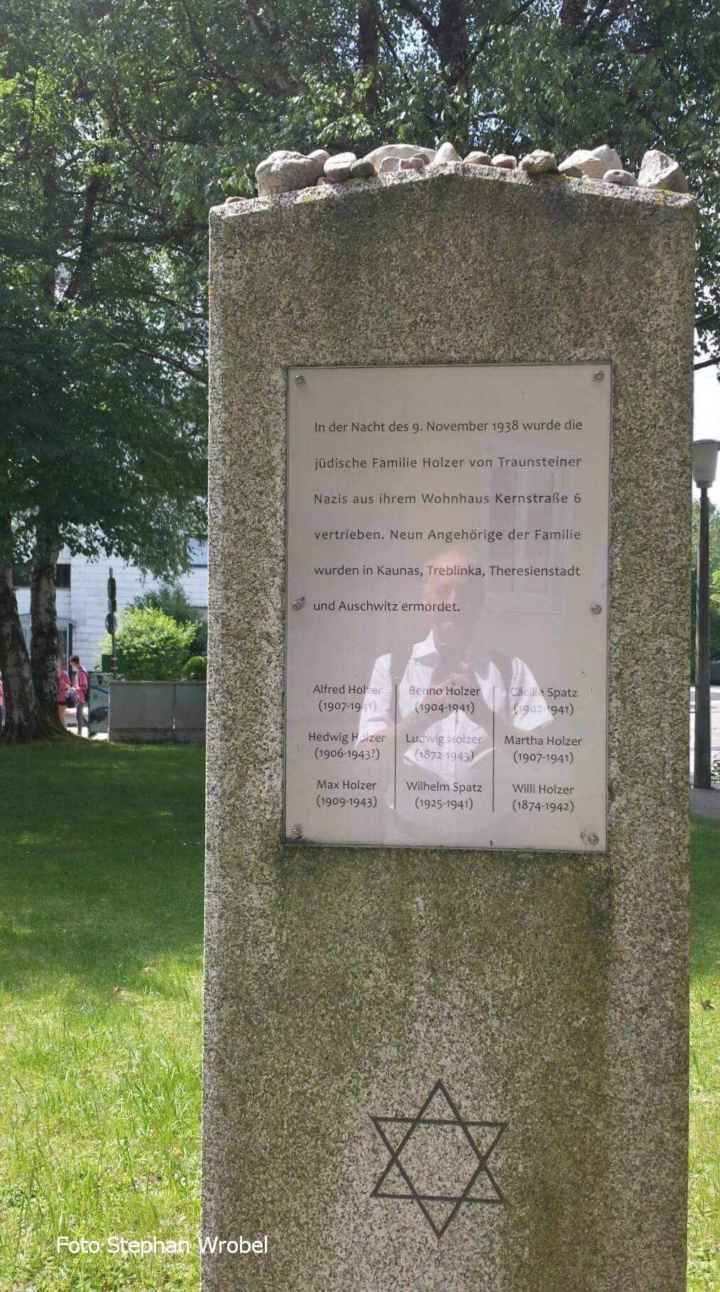 Text des Gedenksteins: